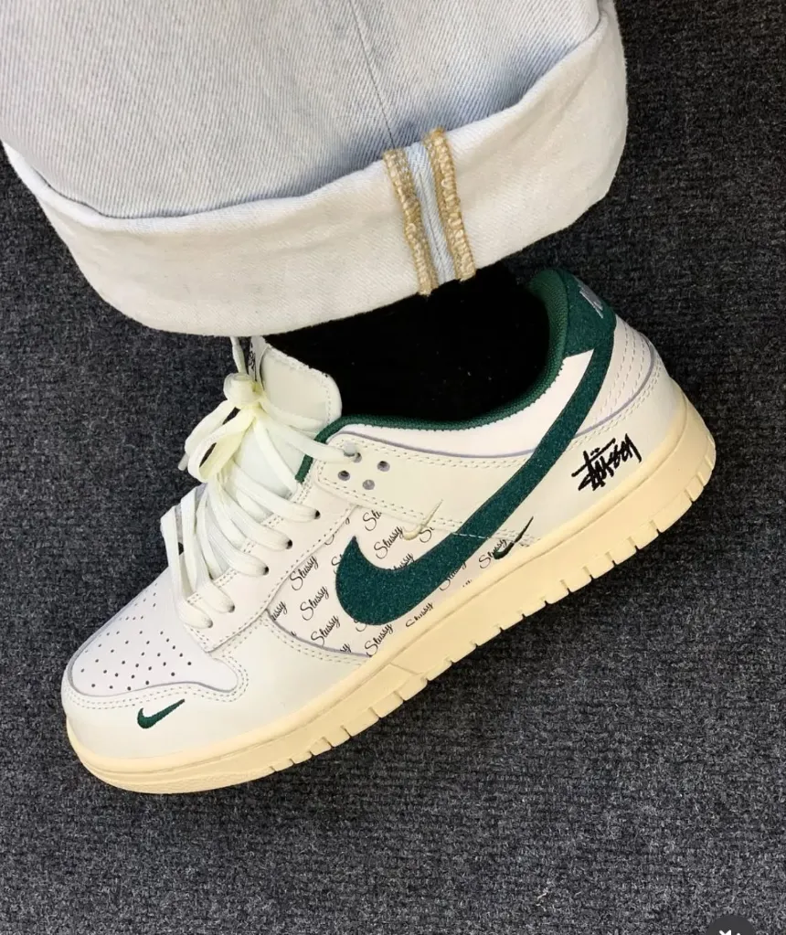 SB x Stüssy DUNK (EU 40, White)