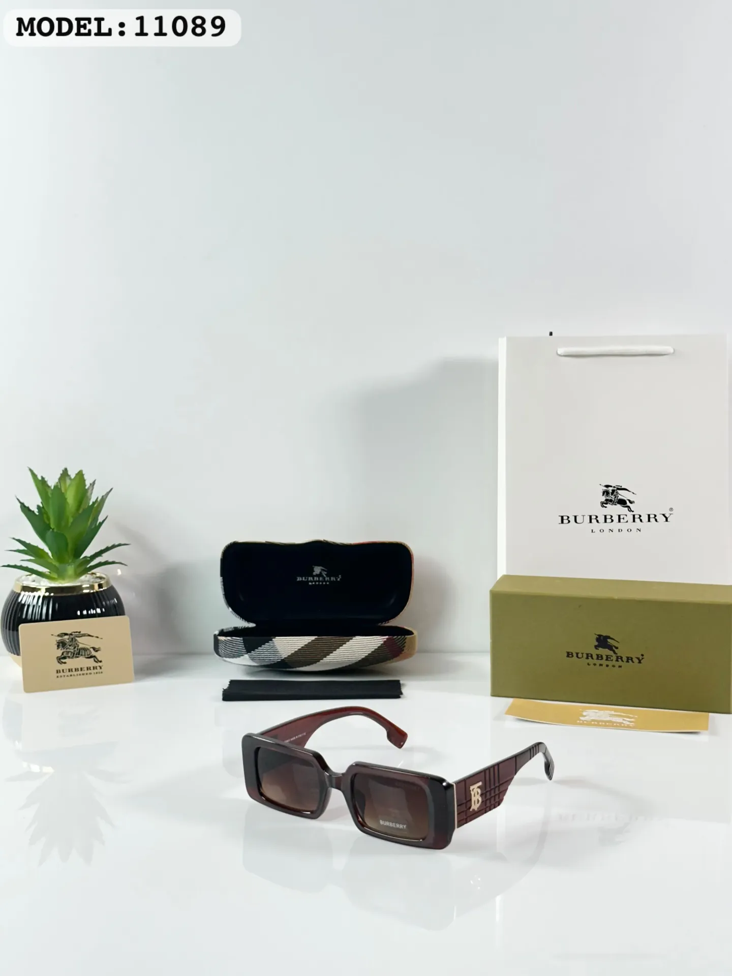 "London Check" (Square Tortoise)