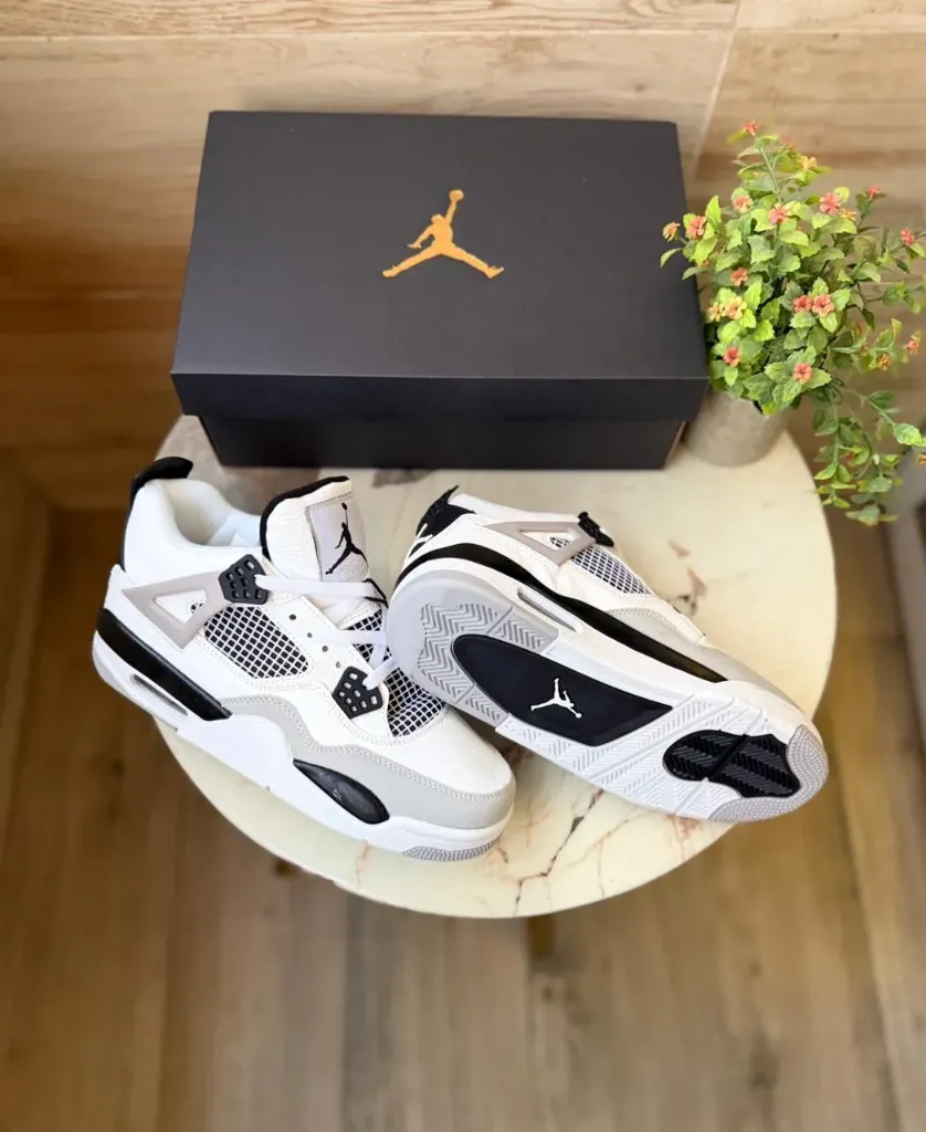 RETRO 4 MILITARY BLACK ARMY (EU 40)